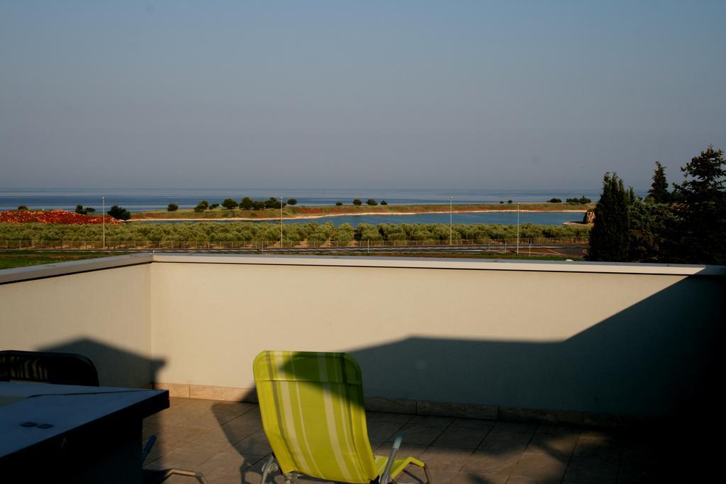 Olive Charm Apartment Umag Exterior photo