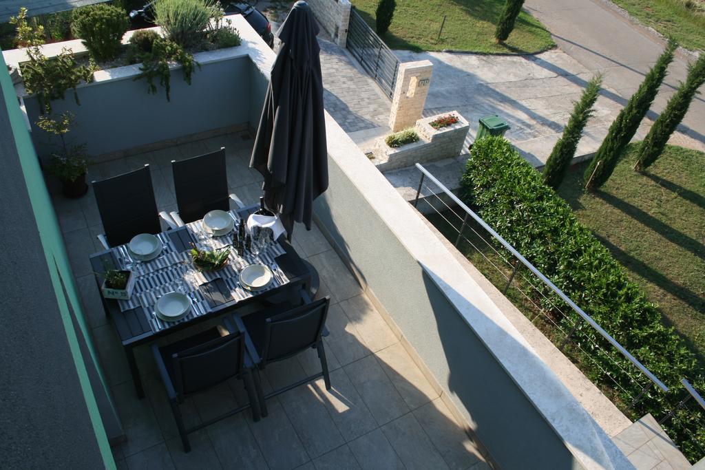 Olive Charm Apartment Umag Exterior photo